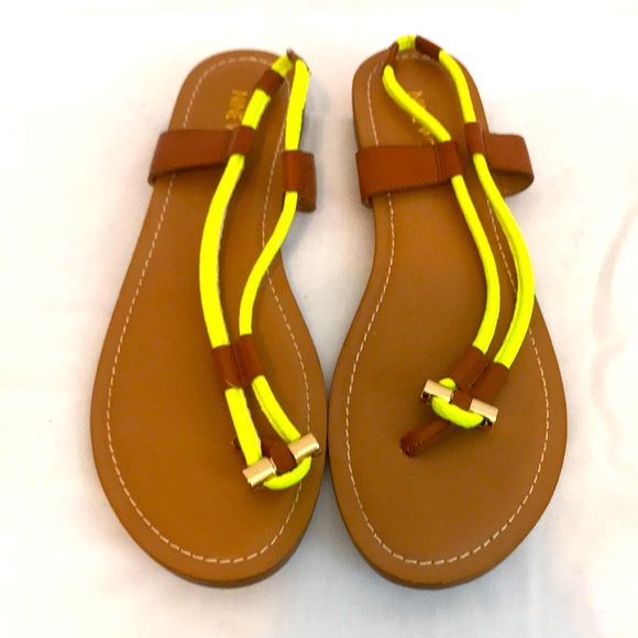 Nine West neon yellow sandals - Picture 1 of 4